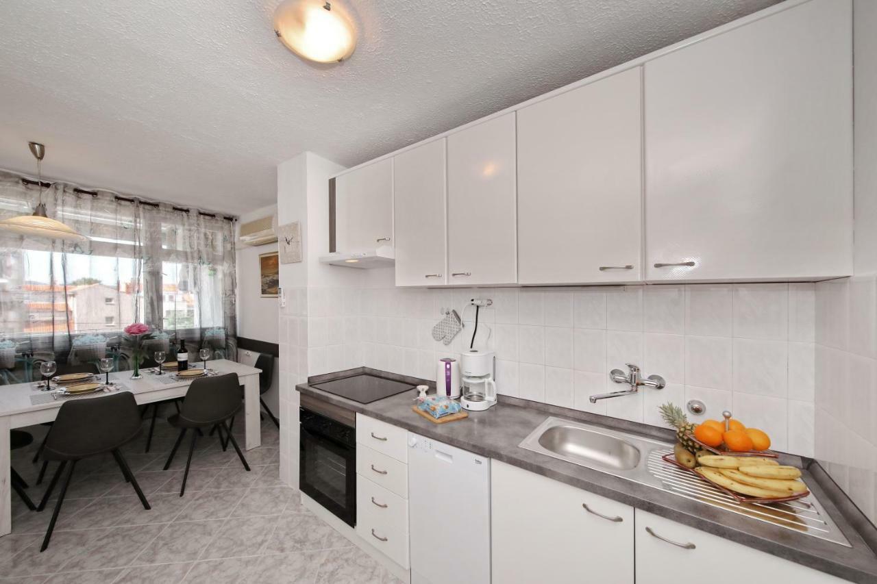 Apartman Lana In City Centre With Garage Zadar Exterior foto